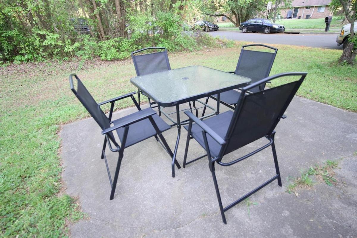 Modern Two Br Townhome, Workspace, Free Parking And Wi-fi Raleigh