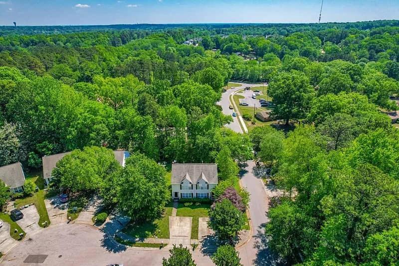 Modern Two Br Townhome, Workspace, Free Parking And Wi-fi Apartment *